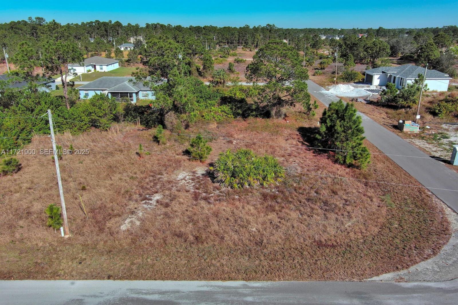 733 Bumby St E, Lehigh Acres, FL 33974 — 5 of 12