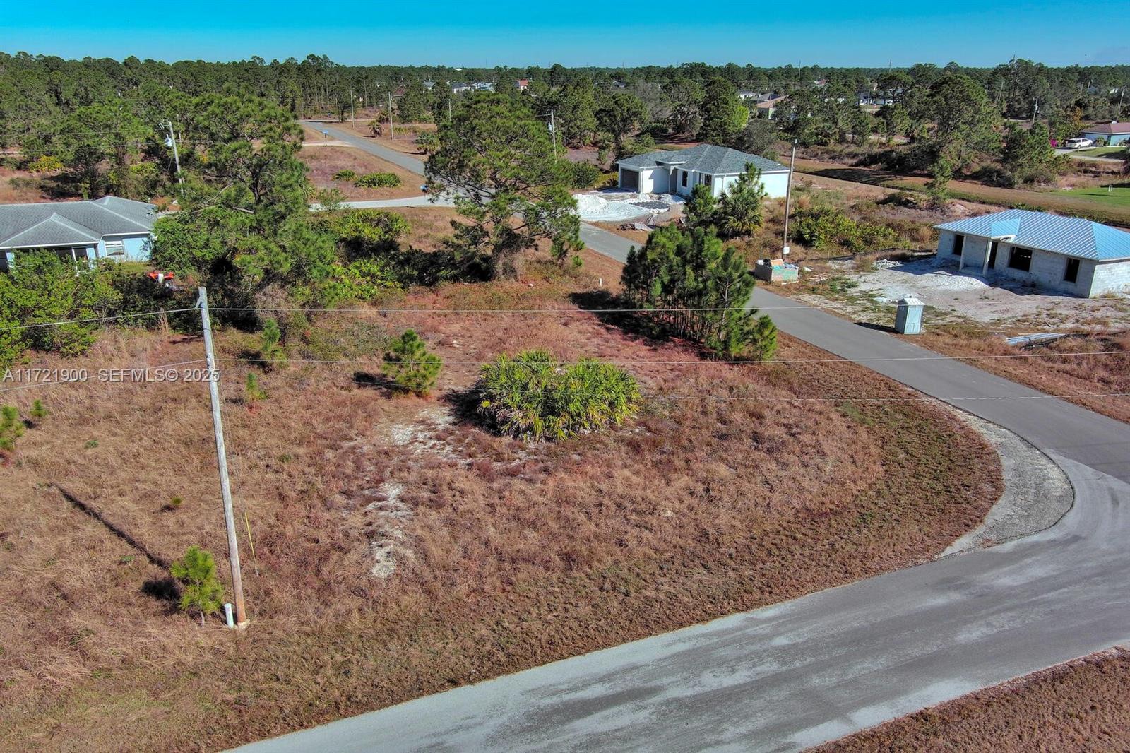 733 Bumby St E, Lehigh Acres, FL 33974 — 6 of 12