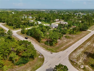 1041 Columbus Blvd, Lehigh Acres, FL 33974 — 13 of 25
