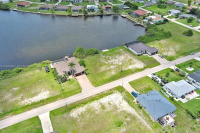 401 NW 24th Ter, Cape Coral, FL 33993 — 19 of 37