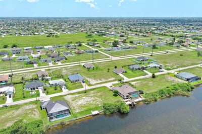 401 NW 24th Ter, Cape Coral, FL 33993 — 24 of 37