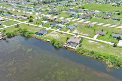 401 NW 24th Ter, Cape Coral, FL 33993 — 29 of 37