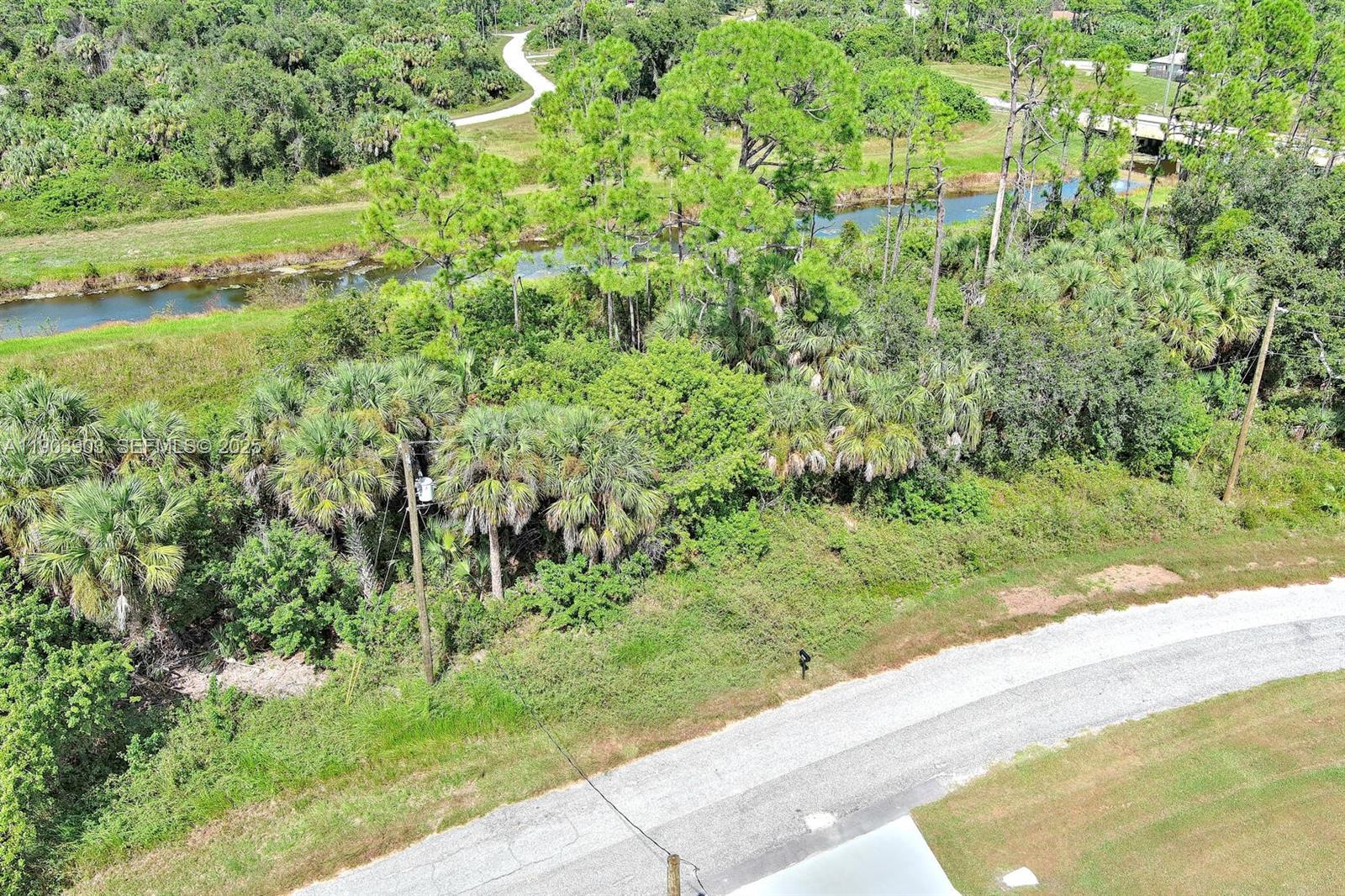 Blackwood Cir, North Port, FL 34288 — 2 of 34