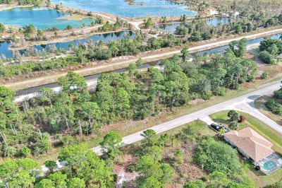 1261 Naples Ave S, Fort Myers, FL 33913 — 17 of 33