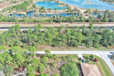 1261 Naples Ave S, Fort Myers, FL 33913 — 18 of 33