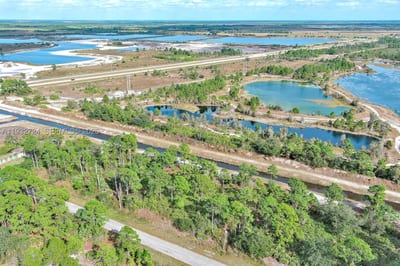 1261 Naples Ave S, Fort Myers, FL 33913 — 20 of 33