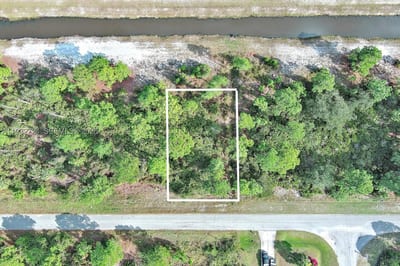 1261 Naples Ave S, Fort Myers, FL 33913 — 4 of 33