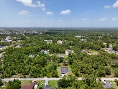 811 Edison Ave, Lehigh Acres, FL 33972 — 11 of 61