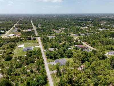 811 Edison Ave, Lehigh Acres, FL 33972 — 20 of 61