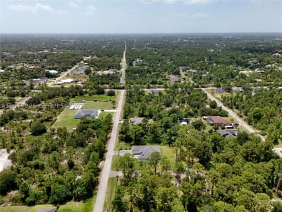 811 Edison Ave, Lehigh Acres, FL 33972 — 21 of 61