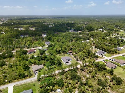 811 Edison Ave, Lehigh Acres, FL 33972 — 3 of 61