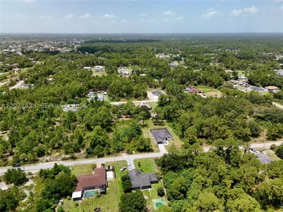 811 Edison Ave, Lehigh Acres, FL 33972 — 35 of 61