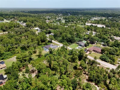 811 Edison Ave, Lehigh Acres, FL 33972 — 46 of 61