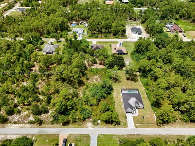 811 Edison Ave, Lehigh Acres, FL 33972 — 49 of 61