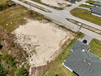 900 Vogiantzis Pkwy, Cape Coral, FL 33909 — 20 of 43