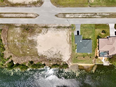 900 Vogiantzis Pkwy, Cape Coral, FL 33909 — 21 of 43