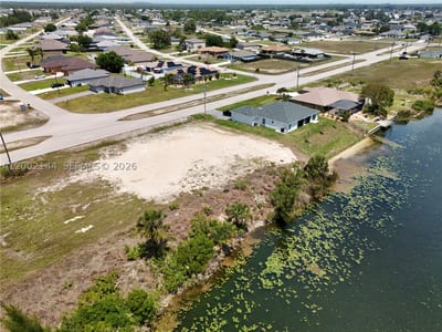 900 Vogiantzis Pkwy, Cape Coral, FL 33909 — 36 of 43