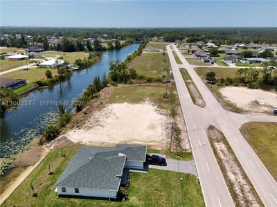 900 Vogiantzis Pkwy, Cape Coral, FL 33909 — 42 of 43