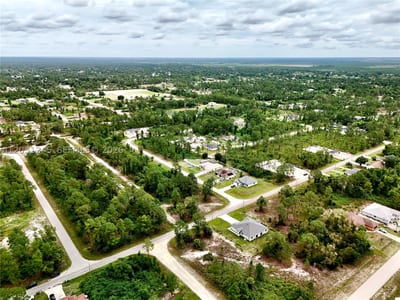 721 Pinecastle Dr, Lehigh Acres, FL 33974 — 25 of 34