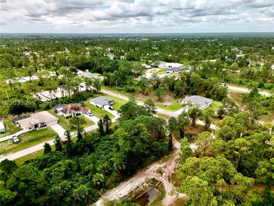 721 Pinecastle Dr, Lehigh Acres, FL 33974 — 29 of 34