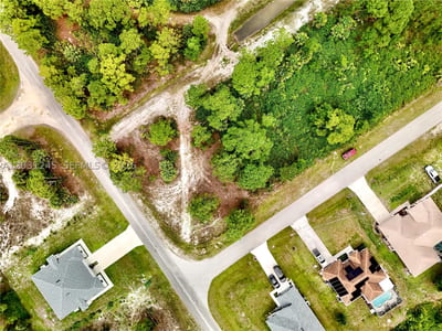 721 Pinecastle Dr, Lehigh Acres, FL 33974 — 3 of 34