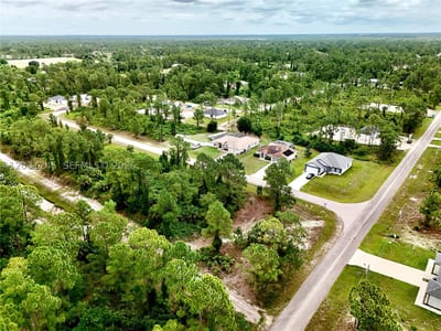 721 Pinecastle Dr, Lehigh Acres, FL 33974 — 31 of 34