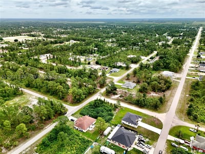 721 Pinecastle Dr, Lehigh Acres, FL 33974 — 6 of 34