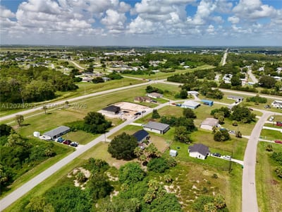 2038 S Montana Cir, La Belle, FL 33935 — 13 of 56