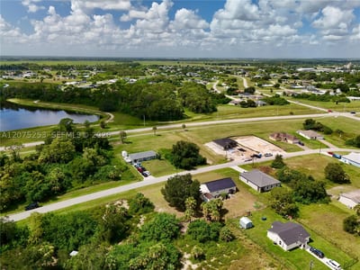 2038 S Montana Cir, La Belle, FL 33935 — 14 of 56