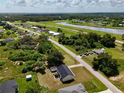 2038 S Montana Cir, La Belle, FL 33935 — 25 of 56