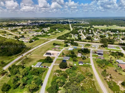 2038 S Montana Cir, La Belle, FL 33935 — 5 of 56