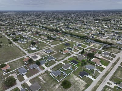 530 NW 23rd Ter, Cape Coral, FL 33993 — 12 of 34