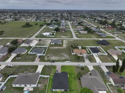 530 NW 23rd Ter, Cape Coral, FL 33993 — 13 of 34