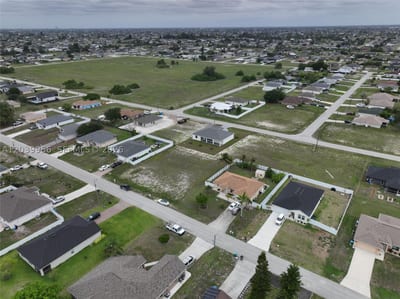 530 NW 23rd Ter, Cape Coral, FL 33993 — 14 of 34