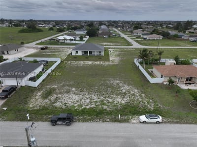 530 NW 23rd Ter, Cape Coral, FL 33993 — 34 of 34