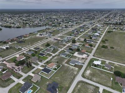 530 NW 23rd Ter, Cape Coral, FL 33993 — 6 of 34