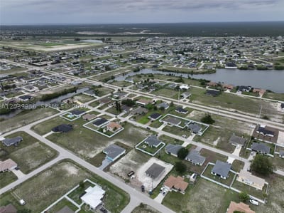 530 NW 23rd Ter, Cape Coral, FL 33993 — 9 of 34