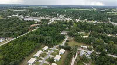 SW 2nd Ave, FL 32626 — 11 of 20
