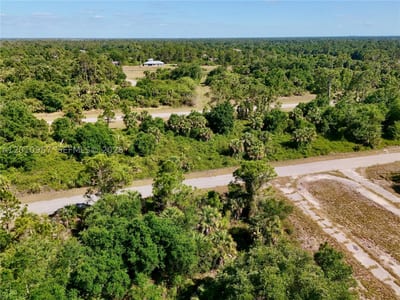 Custer Cir, North Port, FL 34288 — 20 of 26