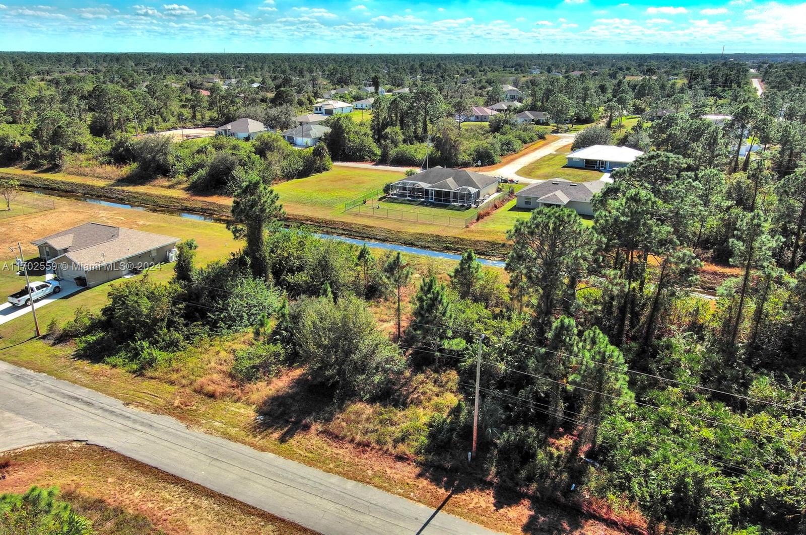 844 Carbon St E, Lehigh Acres, FL 33974 — 2 of 17