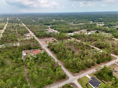 1417 Thompson Ave, Lehigh Acres, FL 33972 — 7 of 38