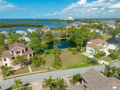 Harbour Watch Cir, FL 34689 — 24 of 29