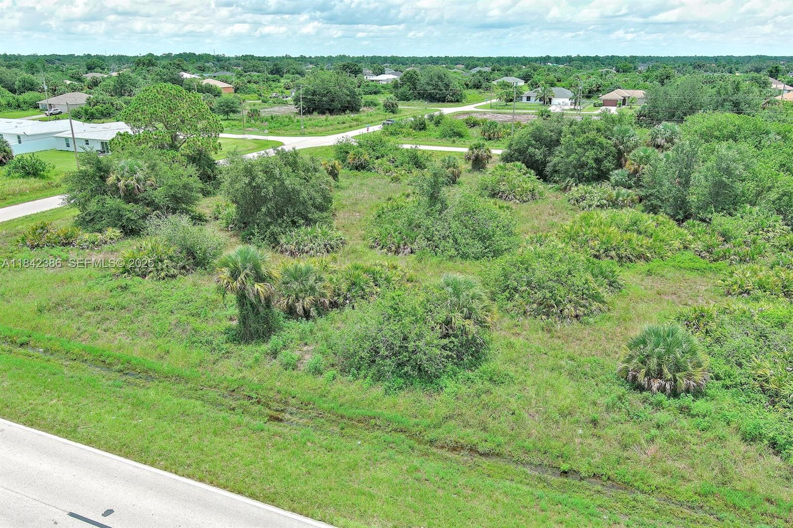 841 Milwaukee Blvd, Lehigh Acres, FL 33974 — 3 of 26