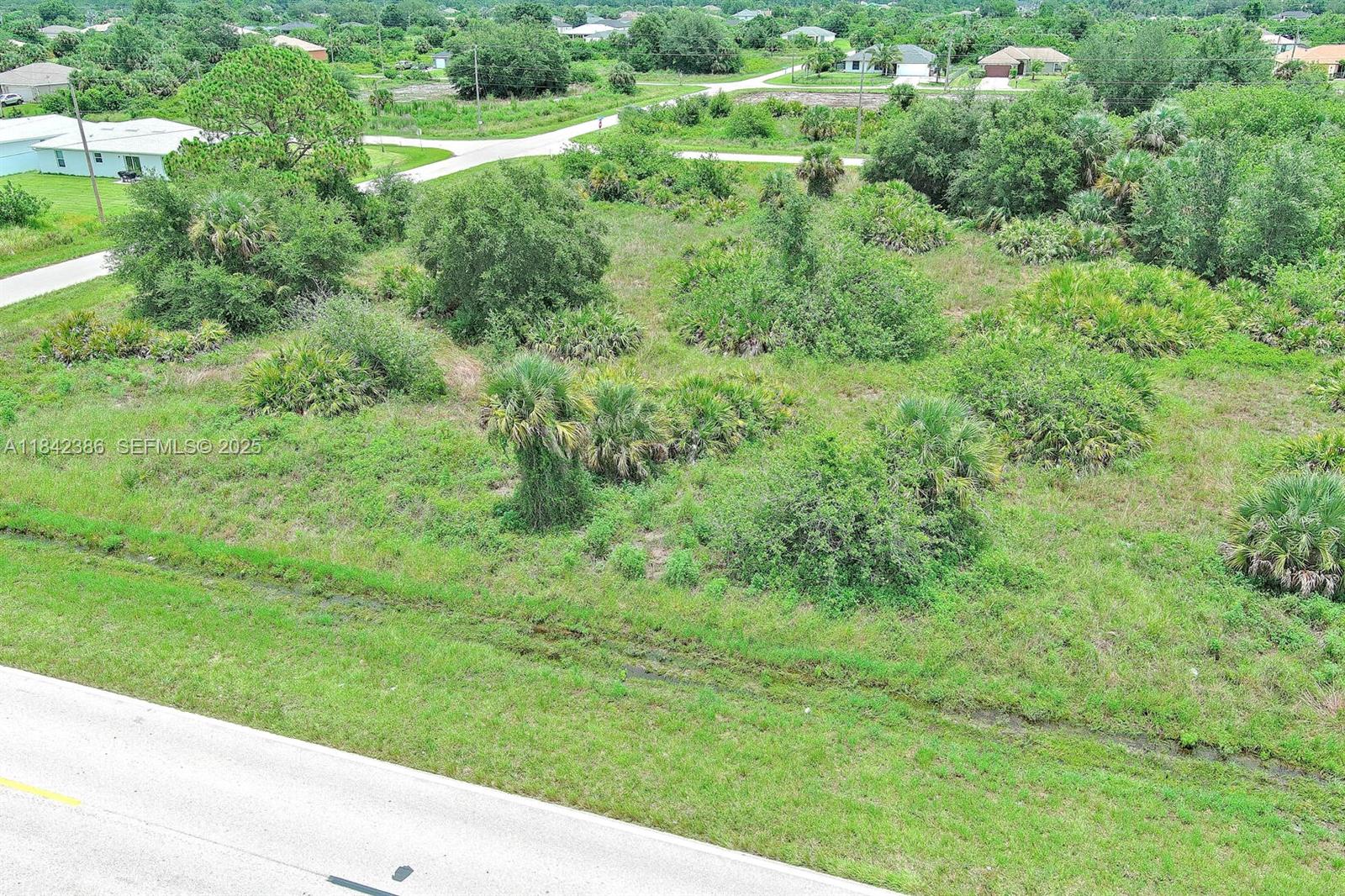 841 Milwaukee Blvd, Lehigh Acres, FL 33974 — 4 of 26