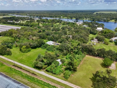 20101 Wagner Ave, FL 33920 — 33 of 59