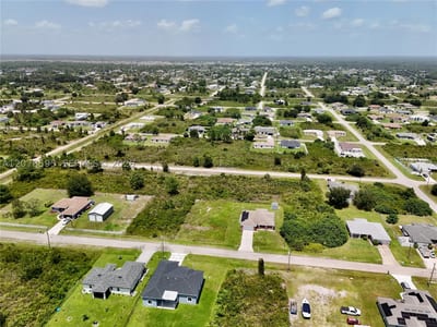 2808 55th St W, Lehigh Acres, FL 33971 — 15 of 47