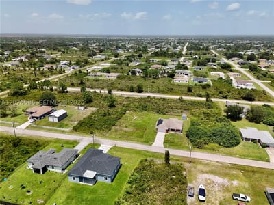2808 55th St W, Lehigh Acres, FL 33971 — 16 of 47