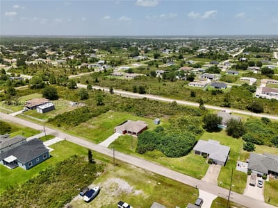 2808 55th St W, Lehigh Acres, FL 33971 — 17 of 47